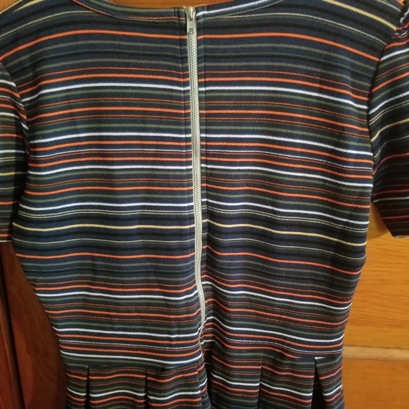 LuLaRoe Amelia. Multicolored stripes. Size M - Picture 9 of 9